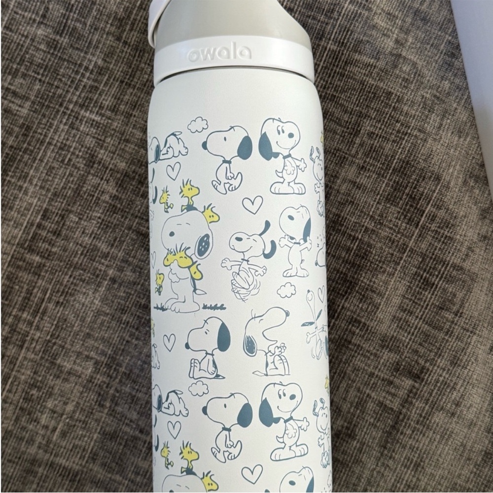 Owalo Snoopy Stainless Water Bottle - White with Yellow Accents